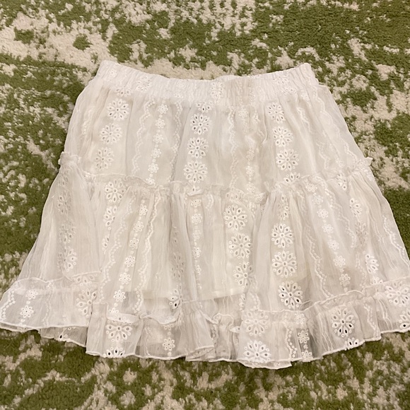 Forever 21 Dresses & Skirts - Forever 21 White Eyelet Ruffle Skirt